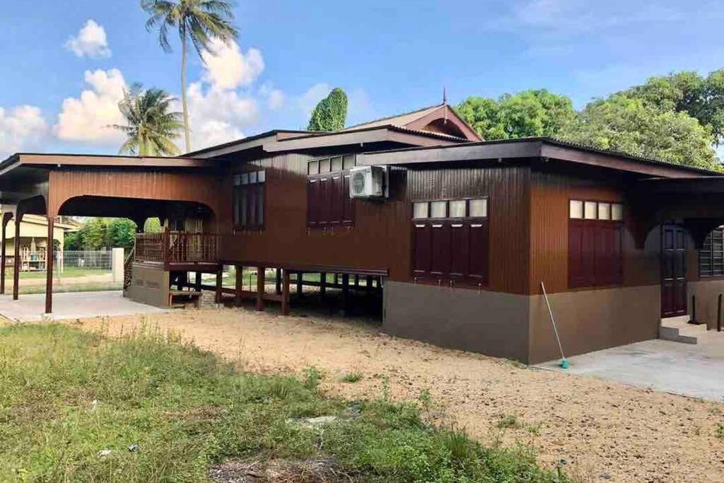 De RhuMaa Homestay Kuala Terengganu Buitenkant foto